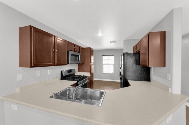 Building Photo - 7470 Margollini St