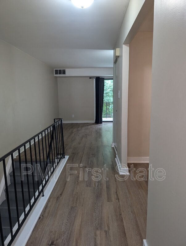 Building Photo - 1210 Chelmsford Cir