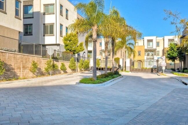 Building Photo - 2211 Solara Ln