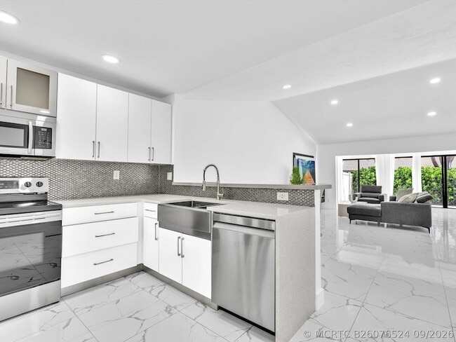 Building Photo - 21578 Altamira Ave