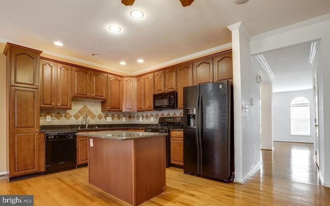 Building Photo - 25859 Kirkwood Square