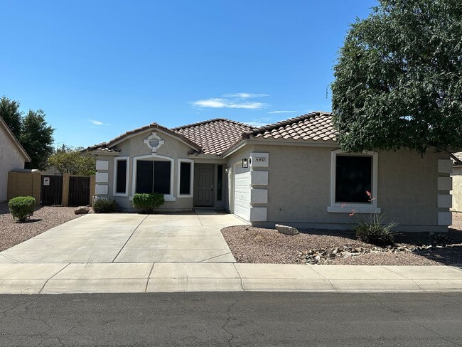 Primary Photo - Great 3 bedroom 2 bath home