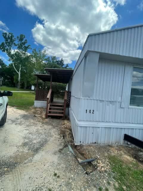 Building Photo - 2 bedroom 1 bath mobile home