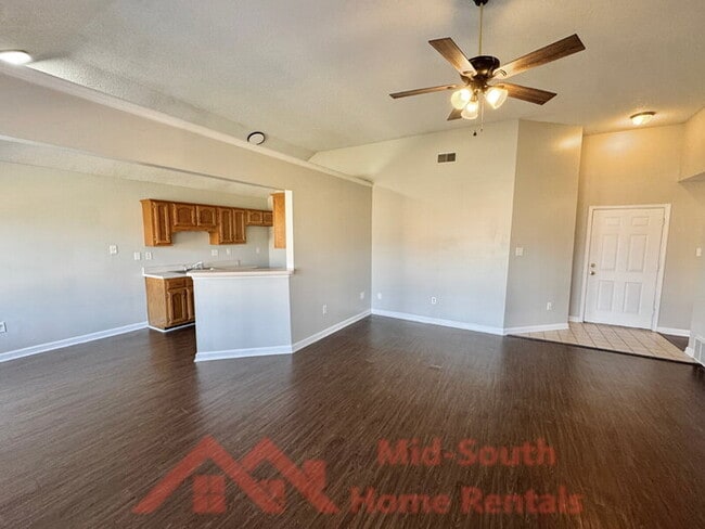 Building Photo - 6416 Valley Oak Dr