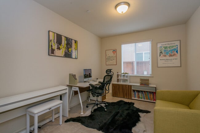 Building Photo - Pristine Harlan Ranch Home