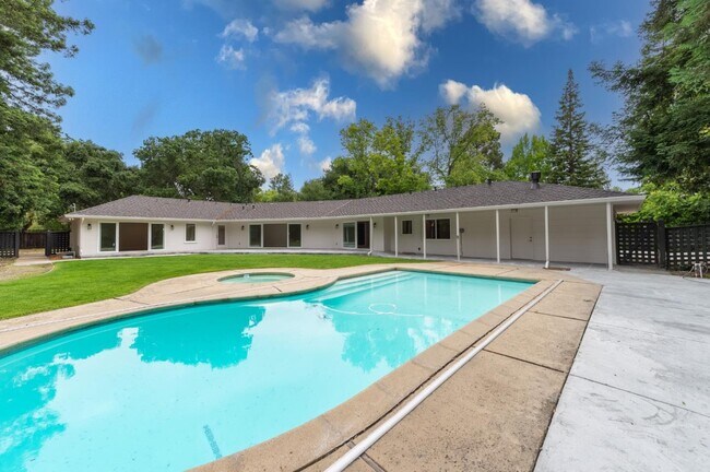 Building Photo - 9 Odell Pl
