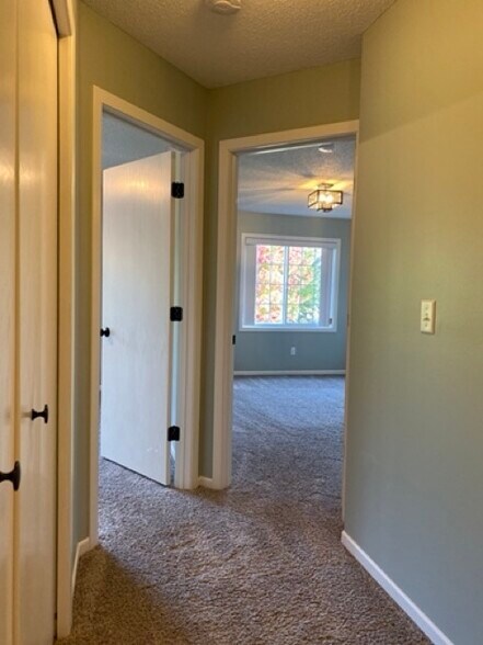 Upstairs Hallway - 9305 Turnberry Alcove