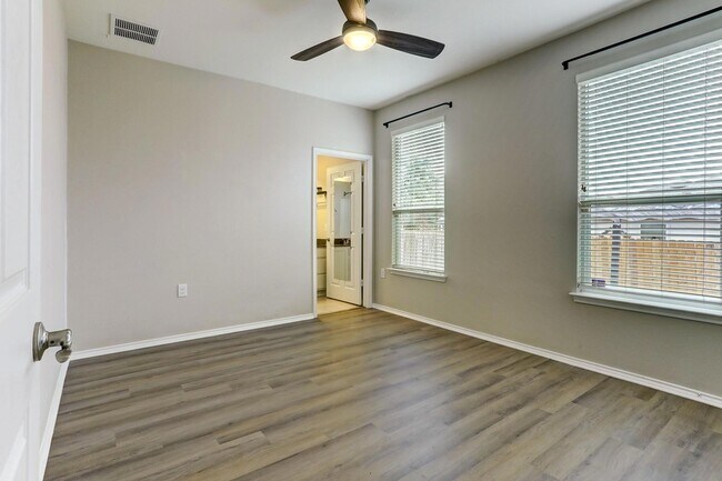 Building Photo - 11108 Helms Deep Dr