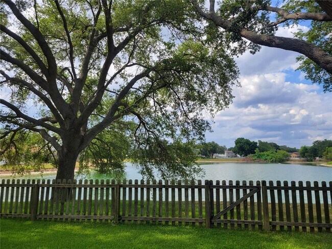 Building Photo - 2011 Cattleman Dr