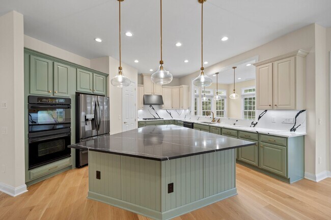 Building Photo - 27556 Paddock Trail Pl