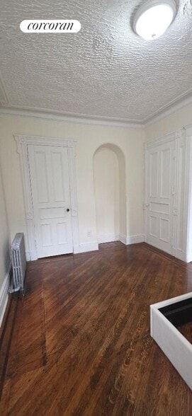 Building Photo - 80 Halsey St