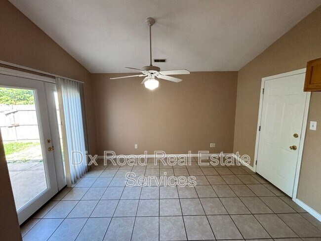 Building Photo - 954 Hathaway Dr