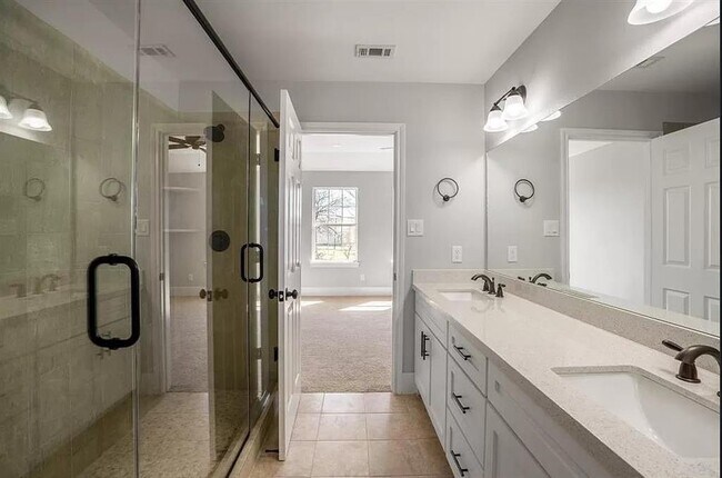 Building Photo - 9815 Bamboo Rd