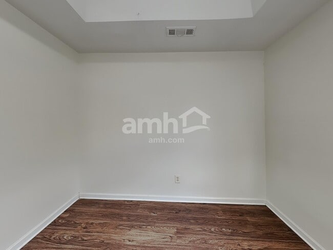 Building Photo - 925 Southridge Dr