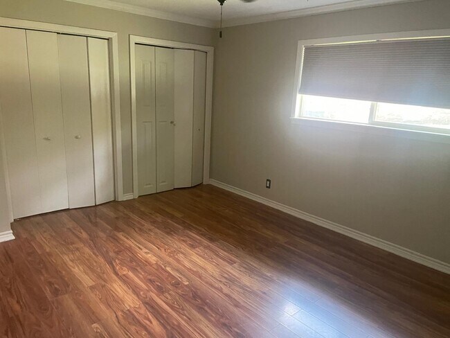 Building Photo - 3520 Lazy Ln