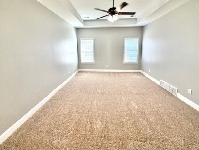 Building Photo - 807 Magnolia Ln