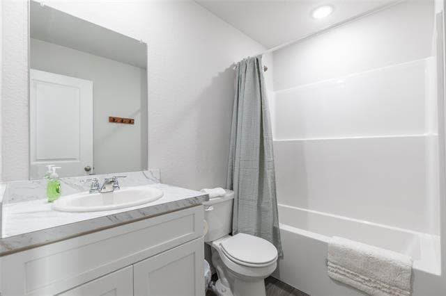Building Photo - 201 Coyote Creek Ct