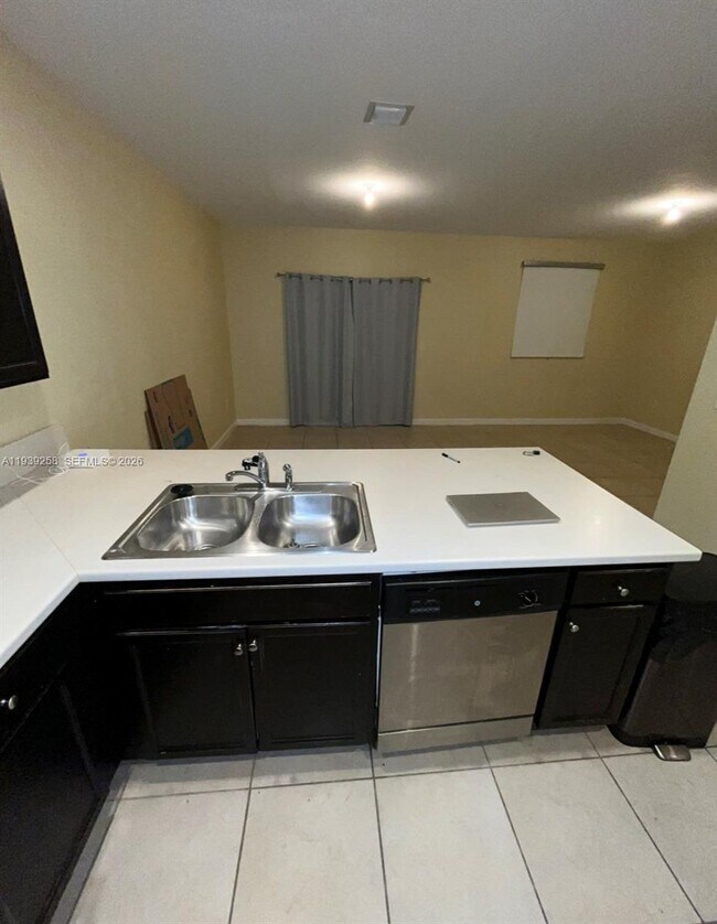 Building Photo - 3405 SE 1st St