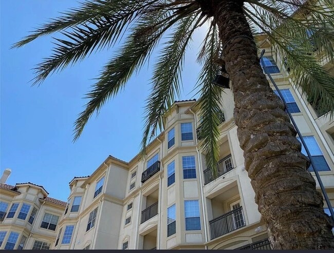 Building Photo - 7575 Kirby Dr