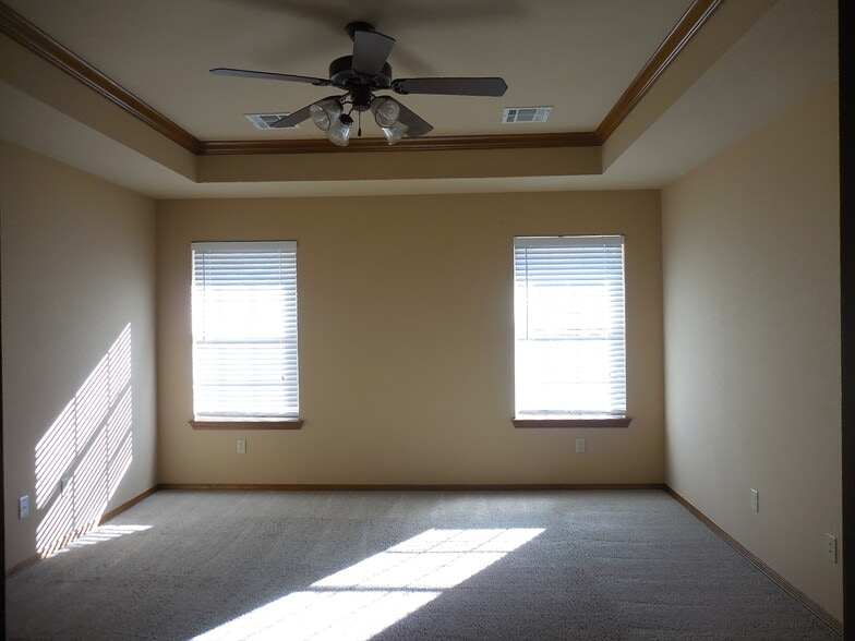 Primary Bedroom - 8420 NW 106th St