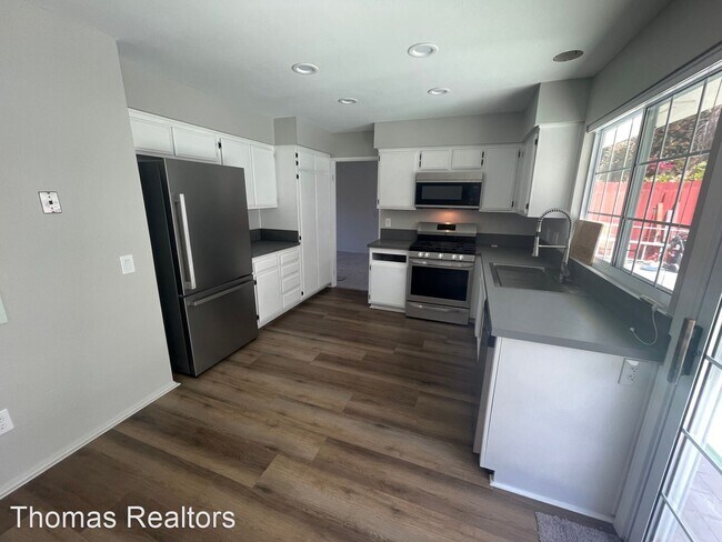 Building Photo - 4 br, 2.5 bath House - 2777 Lancha Street