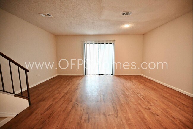 Building Photo - 206 Fourth St SE