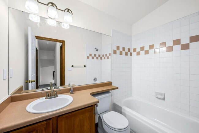 Building Photo - 749 Peregrine Run