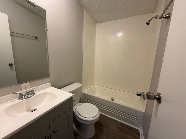 Building Photo - 6437 Spring Place Rd SE