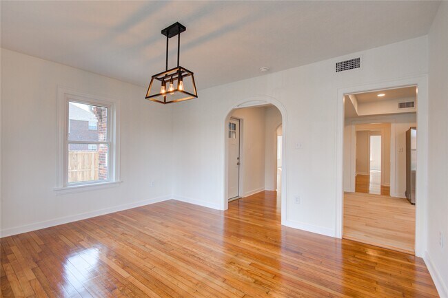 Building Photo - 2208 Blodgett St