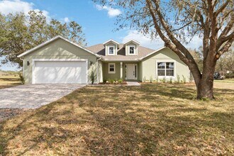 Building Photo - Beautiful 4/2 Home on 3/4 Acre For Rent in St. Cloud