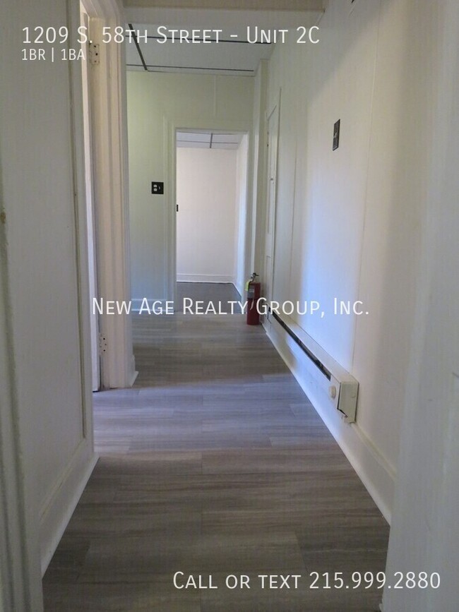 Building Photo - Spacious 1 bedroom, 1 bathroom apartment l...