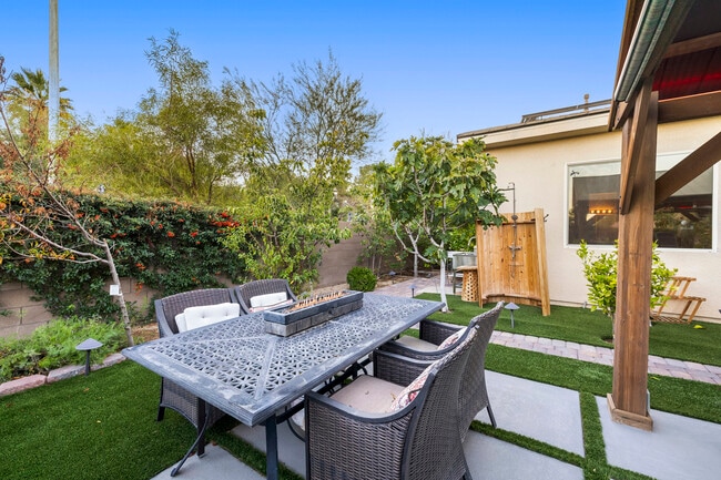 Building Photo - 8396 Sweetwater Creek Way