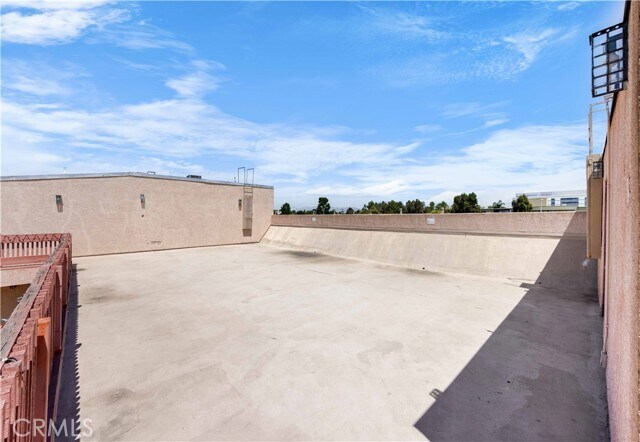 Building Photo - 7924 Woodman Ave