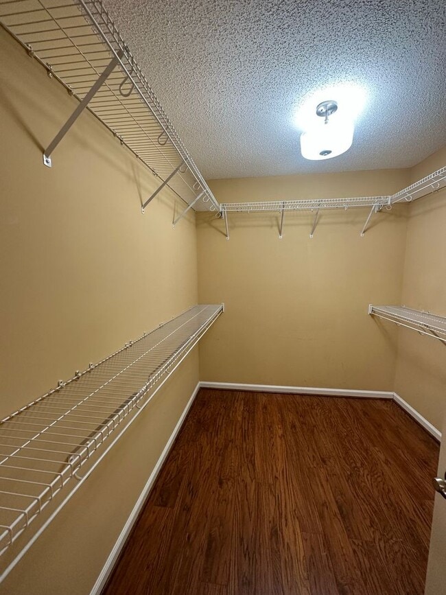 Building Photo - Briarhill Acres