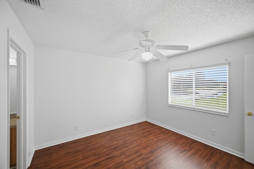 Building Photo - 13307 Ashbark Ct