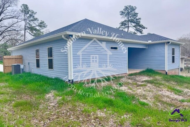 Building Photo - 308 Woodland Dr