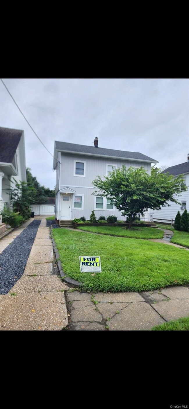 Primary Photo - 18 Carman St