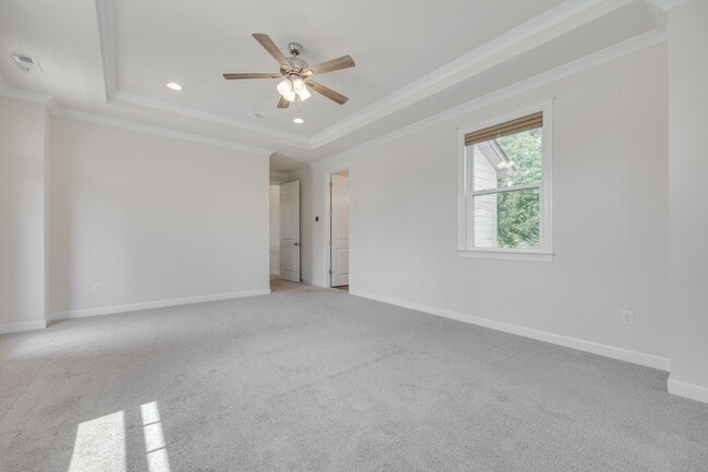 Building Photo - Gorgeous 4 bed 3.5 bath French country hom...