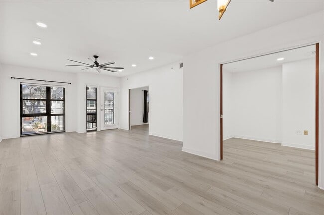 Building Photo - 1812 West Ave