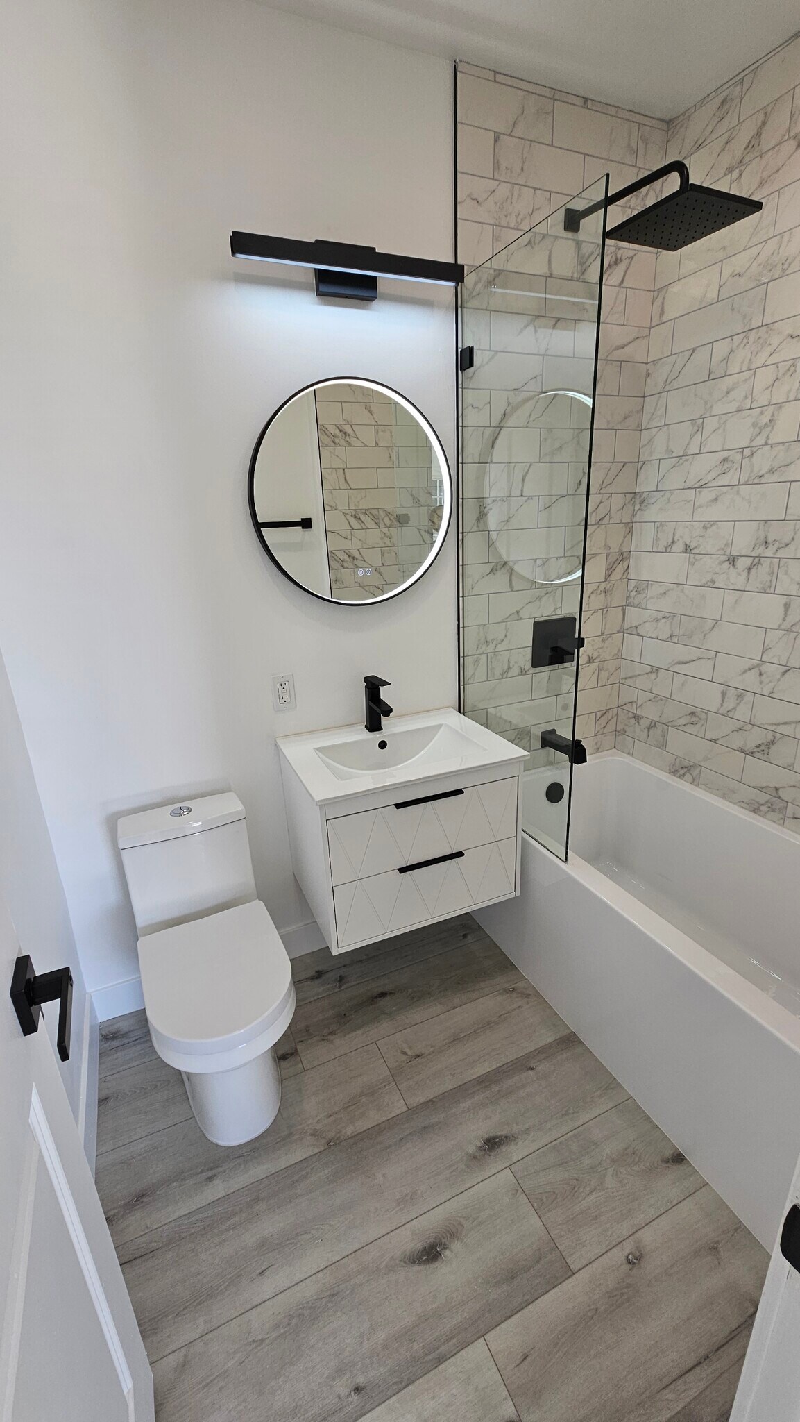 Building Photo - 3422 Glenalbyn Dr