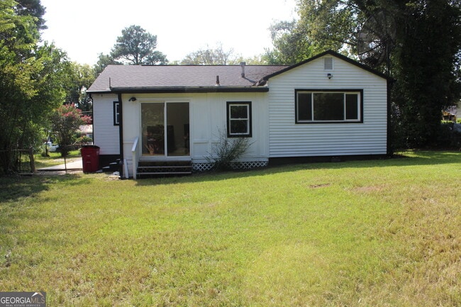 Building Photo - 1060 Cypress Dr