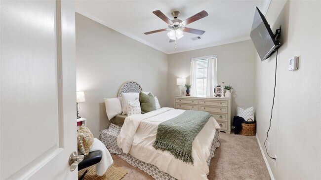 Building Photo - 2155 Big River St