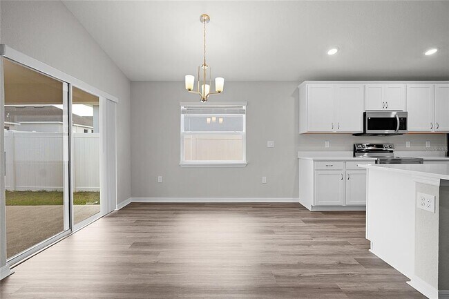 Building Photo - 1460 Fleur Dr