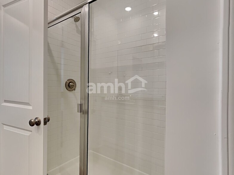 Building Photo - 565 Plumeria Ln