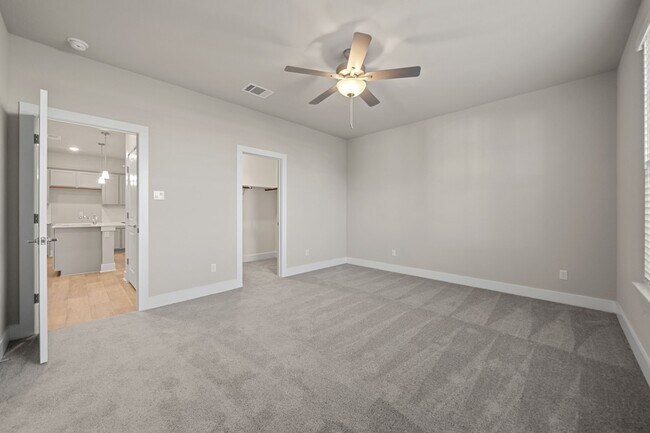 Building Photo - 219 Pinnacle Ln