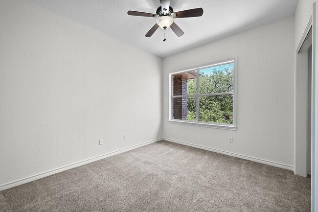 Building Photo - 11305 Nutwood Cove