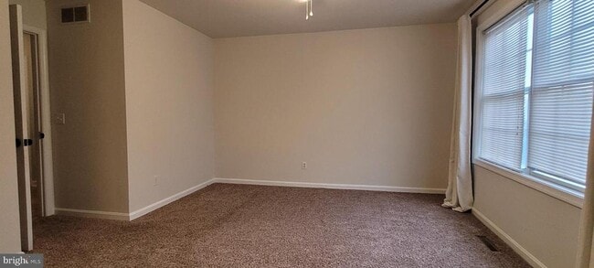 Building Photo - 200 Evelyndale Dr