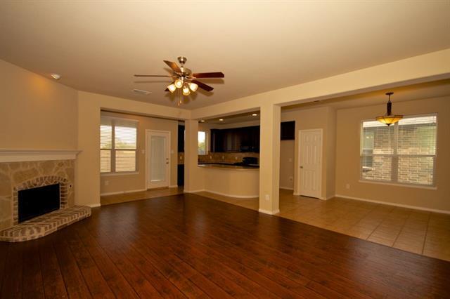 Building Photo - 404 Hummingbird Dr