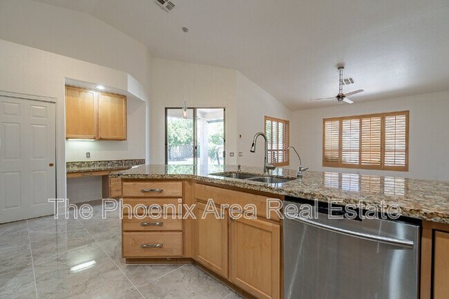 Building Photo - 4663 S Oleander Dr