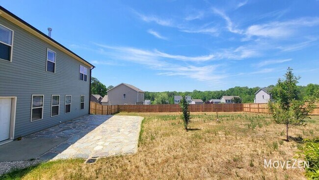 Building Photo - 1021 Silver Farm Rd